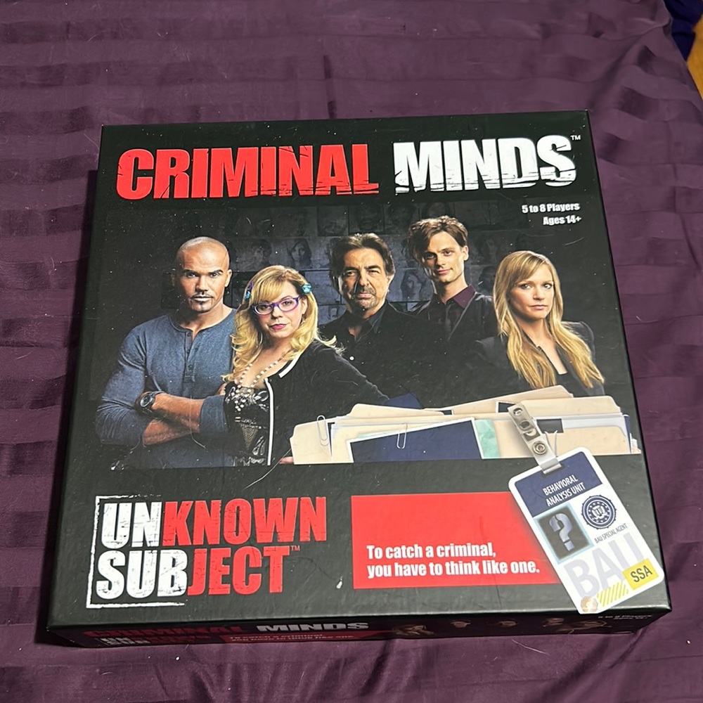 Criminal minds board game, never played. original packaging